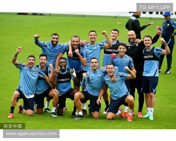 斗球网直播支持多设备同步观看，方便用户随时随地享受足球盛宴与互动交流