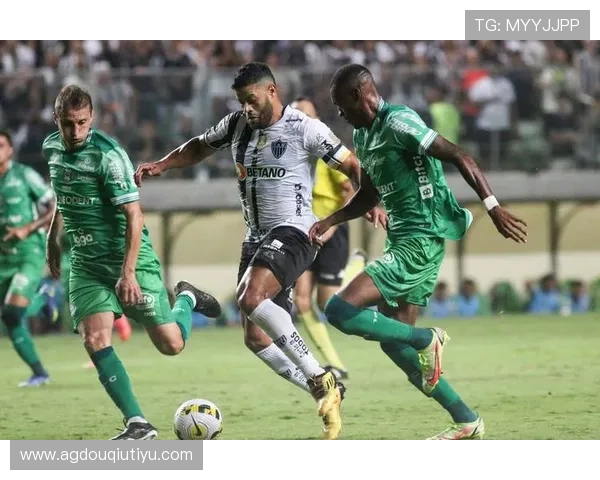 斗球看球赛：深度分析比赛策略与球队战术布局揭秘